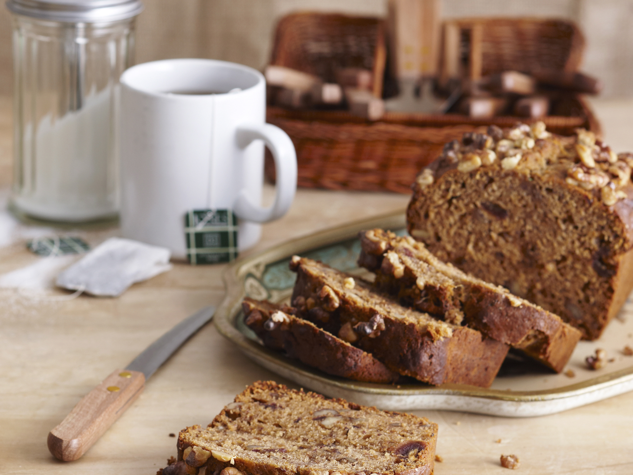 date-and-walnut-loaf