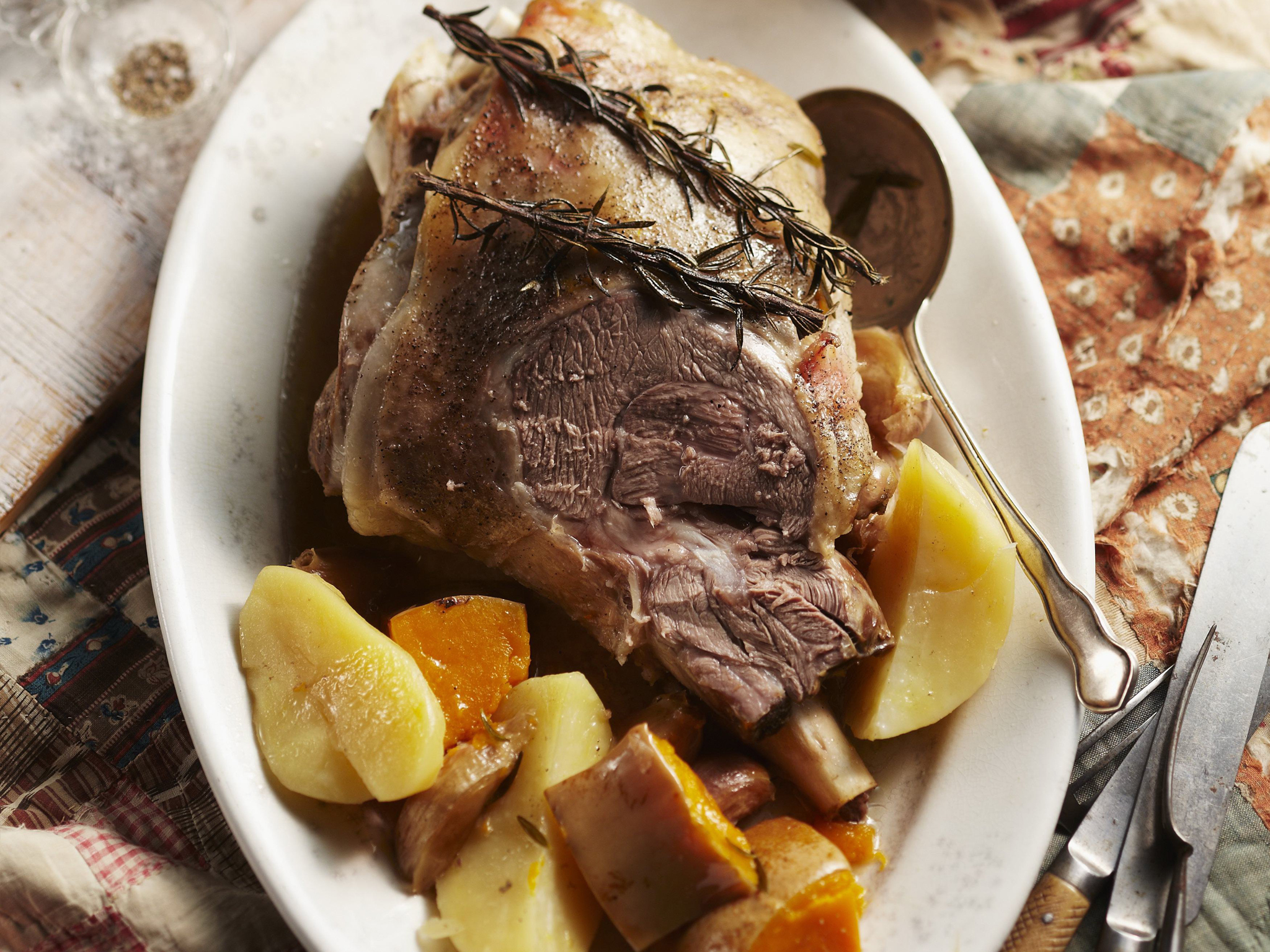 camp oven lamb roast with vegetables