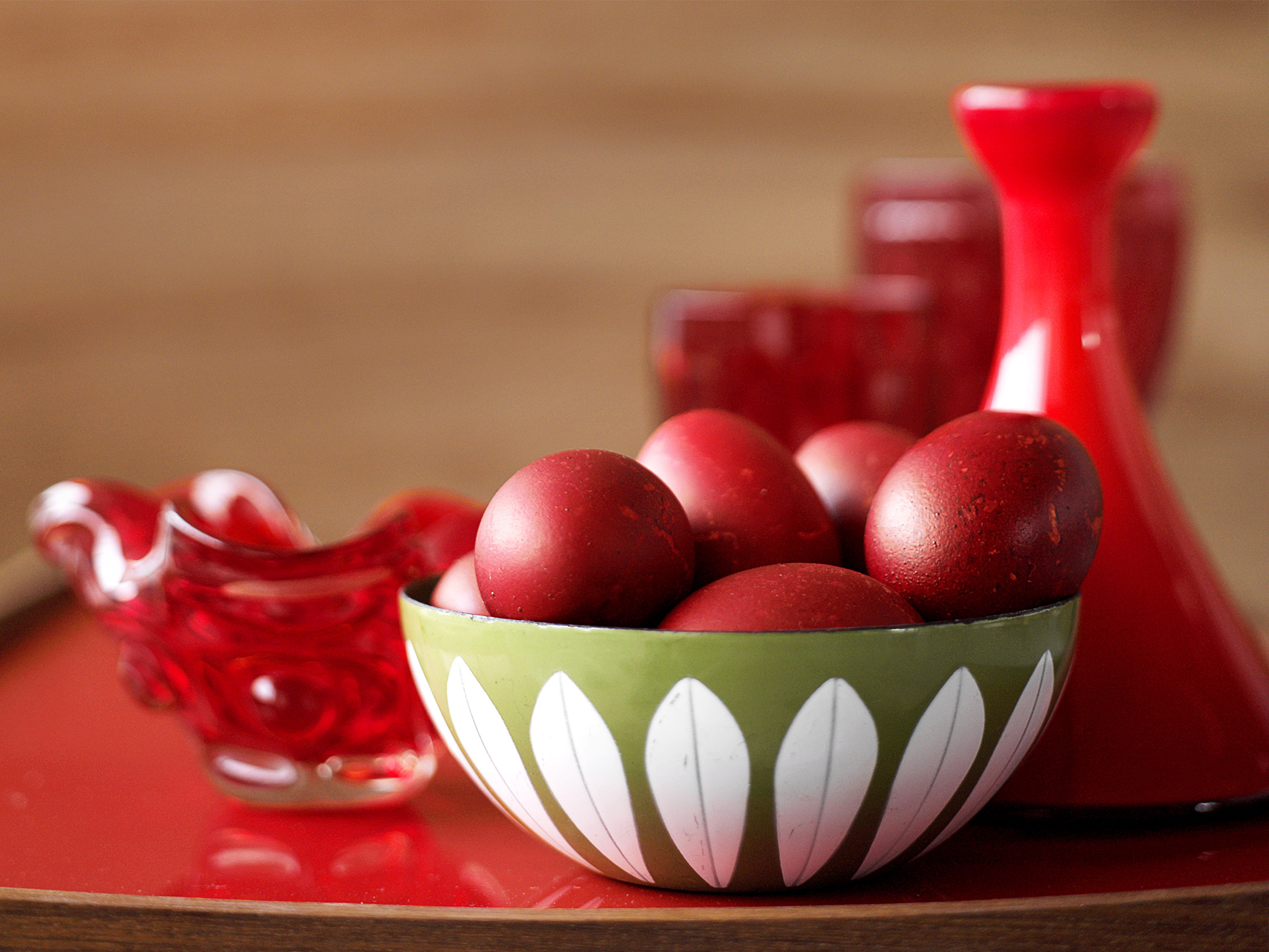 red-eggs-kokina-paschalina-avga-