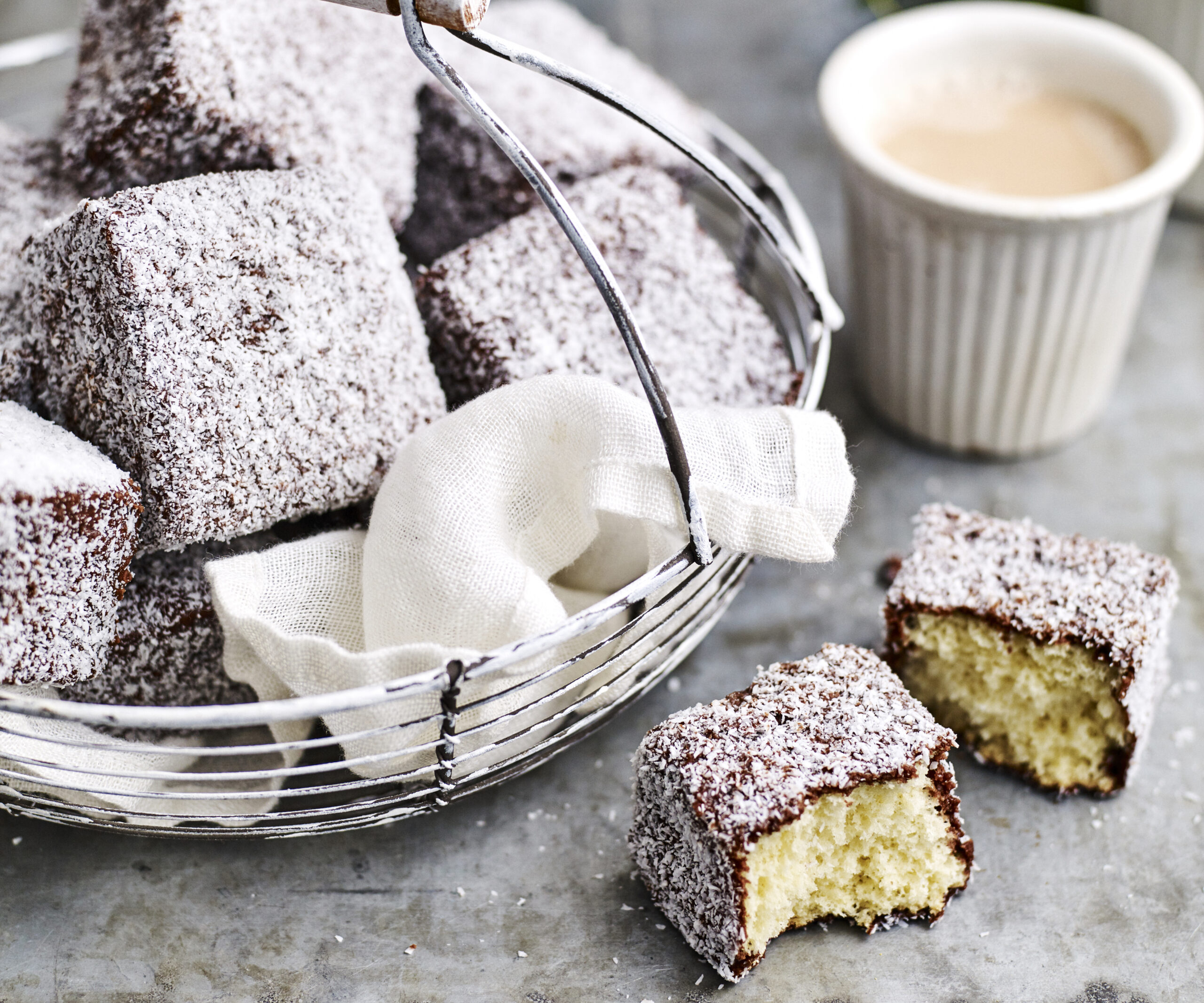 Classic Lamington Recipe | Women's Weekly Food